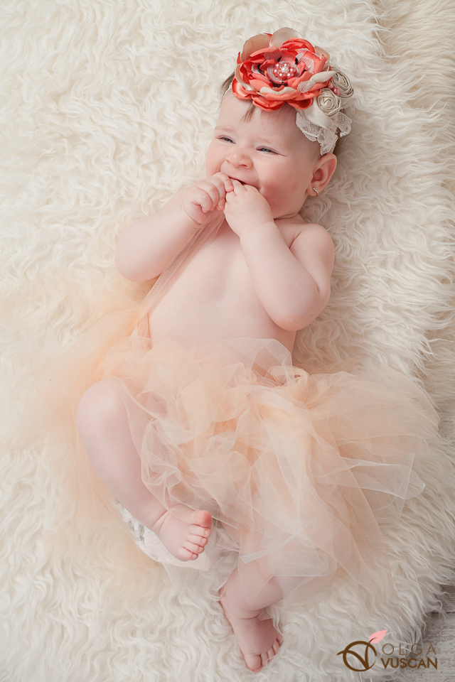 sedinta foto cu bebe de 6 luni_fotograf Olga Vuscan