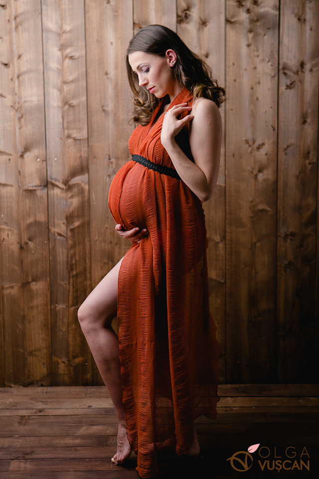 poze de maternitate in studio_fotograf Olga Vuscan