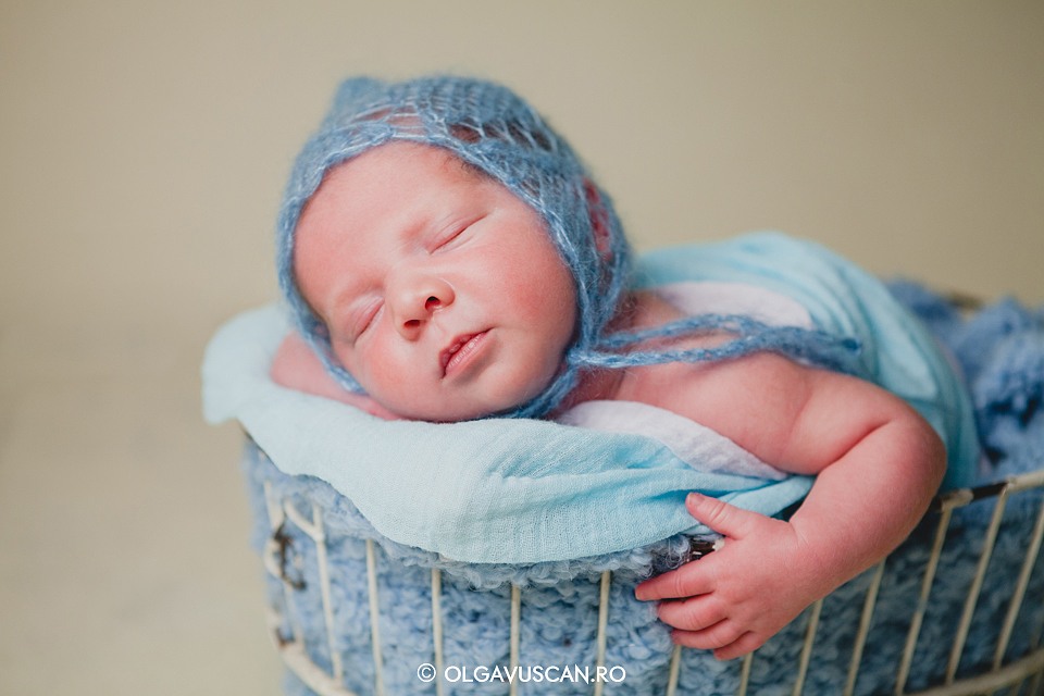poze bebelusi baieti_fotograf bebe Olga Vuscan