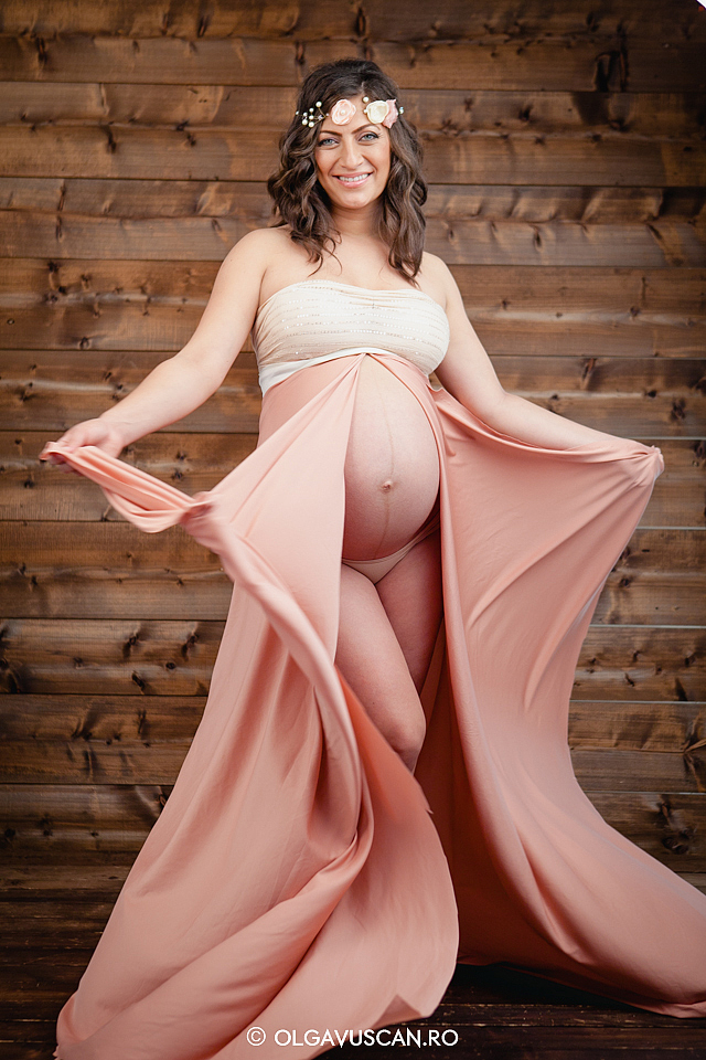 sedinta foto maternitate, poze cu burtica, sesiune foto de gravida, poze profi gravide, fotograf maternitate Olga Vuscan Cluj