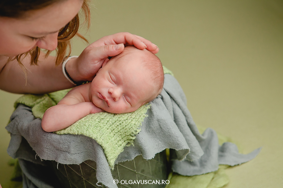 sedinta foto newborn,sedinta foto nou-nascut, fotograf profesionist nou-nascuti, fotograf bebelusi Cluj Olga Vuscan
