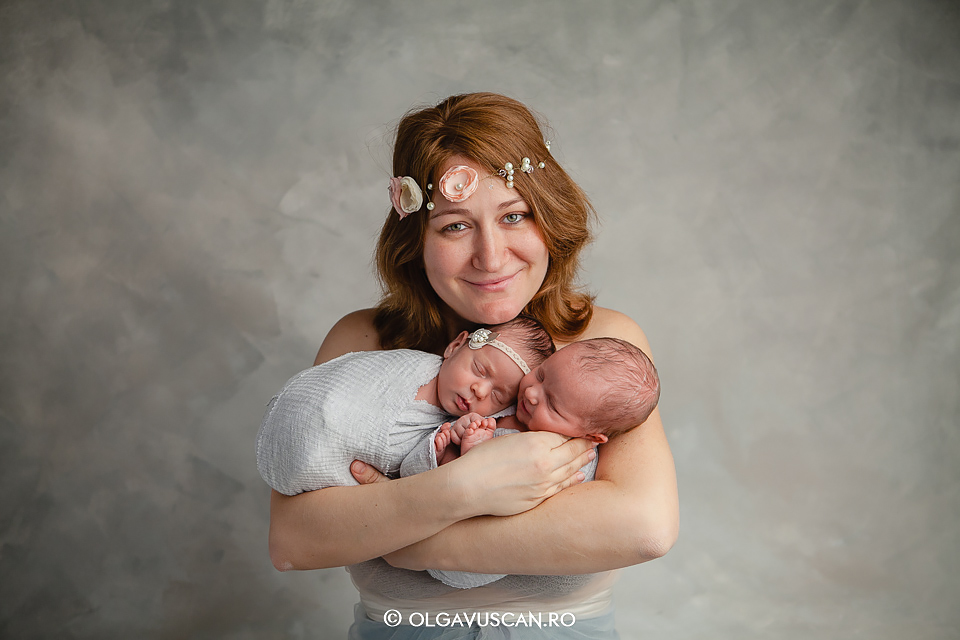 sedinta foto nou-nascuti gemeni, fotograf newborn gemeni, nou-nascuti gemeni, sedinta foto newborn, fotograf bebelusi