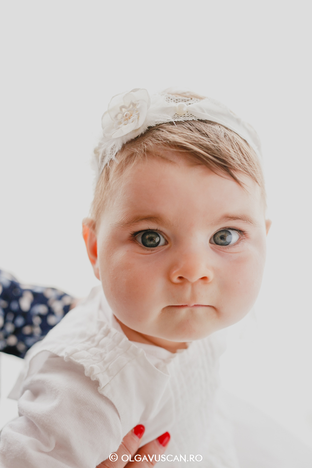 sedinta foto fetita 8 luni, sesiune foto studio, fotograf profesionist copii Cluj