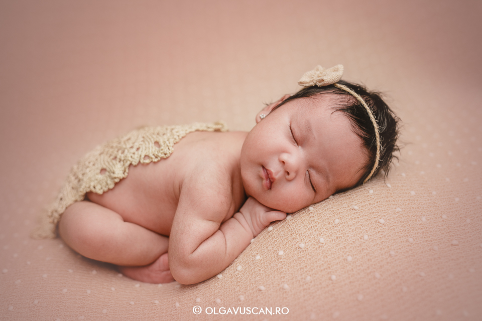 newborn photographer Cluj, newborn photos, Romania newborn photographer