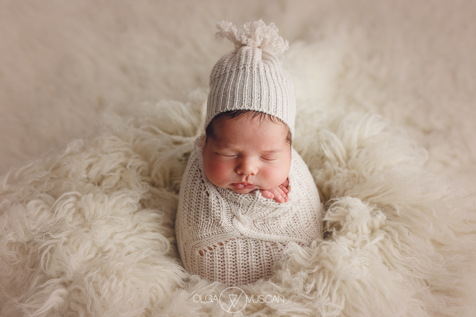 sedinta foto nou-nascut, fotograf bebelusi Cluj, fotograf nou-nascuti Olga Vuscan